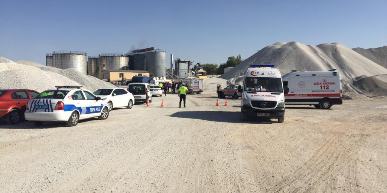 Konya'da asfalt şantiyesinde meydana gelen patlamada 2 işçi yaralandı