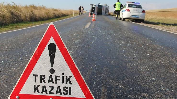 Gaziantep'te iki otomobilin çarpışması sonucu 10 kişi yaralandı
