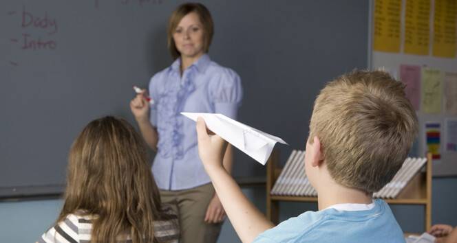 Dikkat eksikliğinde hatalı yaklaşım olumsuz davranışları pekiştiriyor