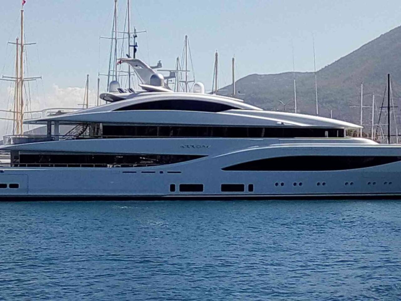 Mega yat Arrow Fethiye’de