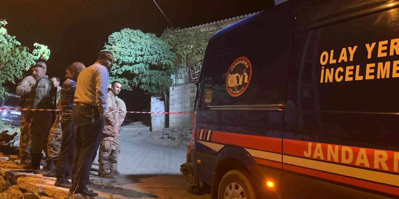 Gaziantep’te muhtar azasının evi tarandı: 2 ölü, 3 yaralı