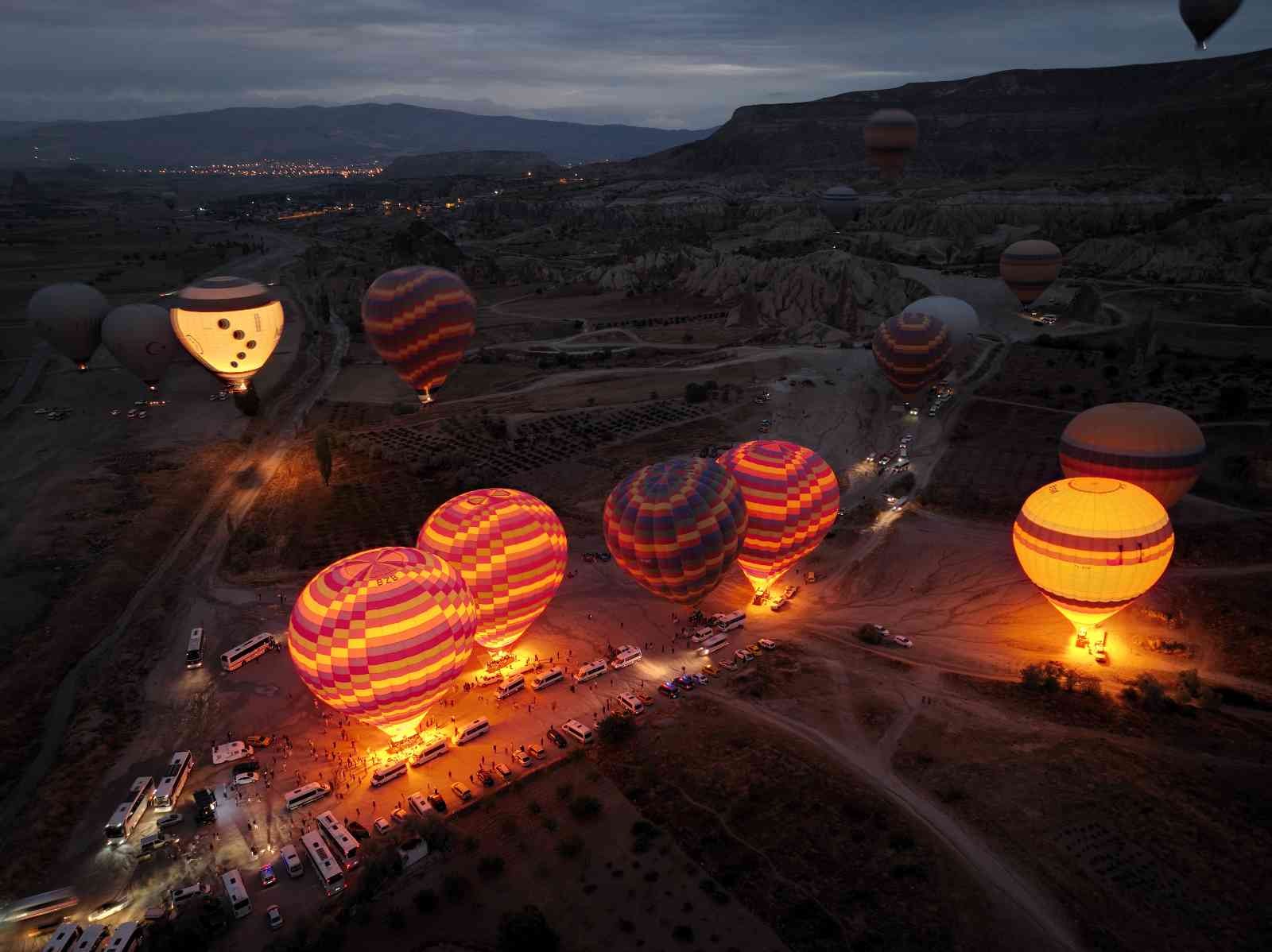 Kapadokya’yı 508 bin kişi gökyüzünden izledi