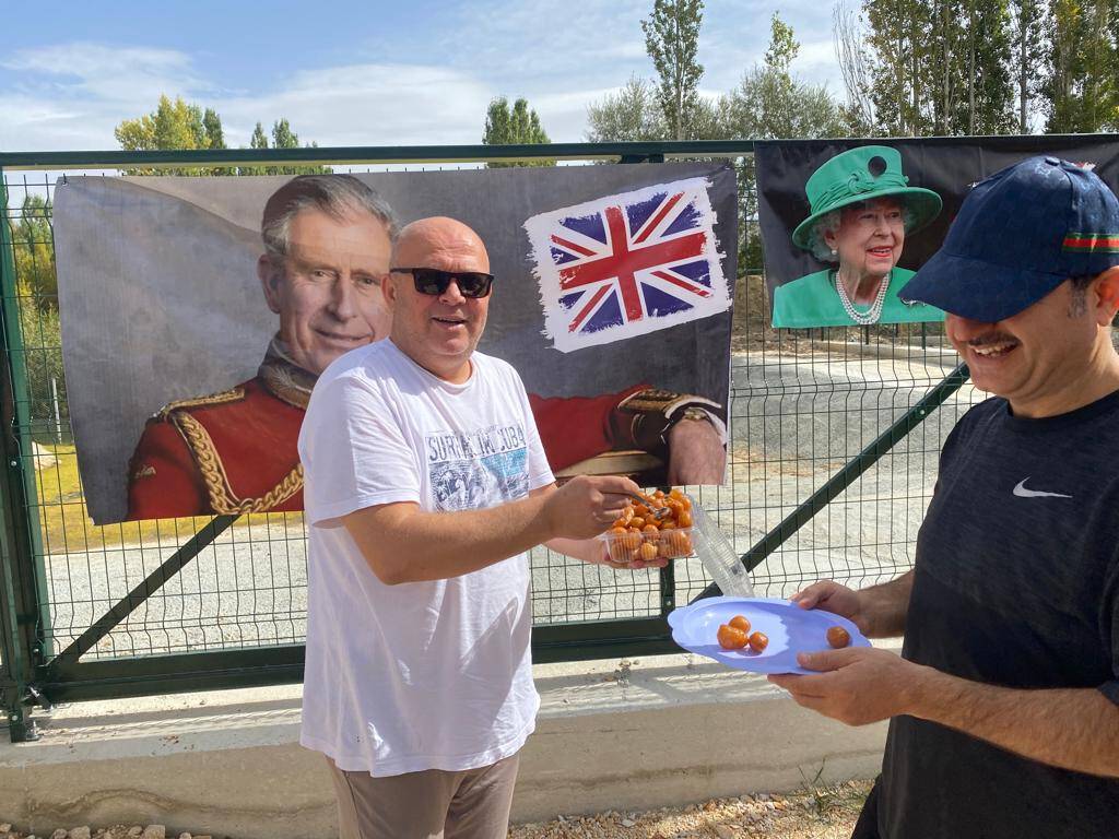 Konya’da kraliçe için lokma dağıtıldı
