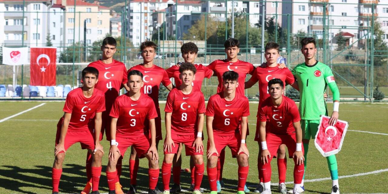 Konyasporlu oyunculara milli davet