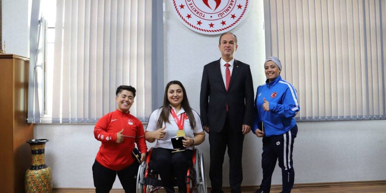 Şampiyonlardan ziyaret