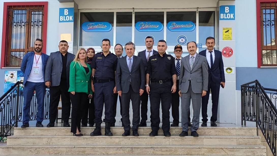 Konya İl Milli Eğitim Müdürü Yiğit Önce Vatan 1915 Çanakkale Savaşları mobil müzesinde