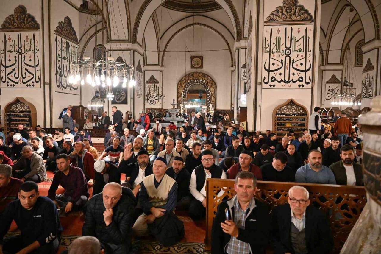 Bursa’da kandilde camiler doldu