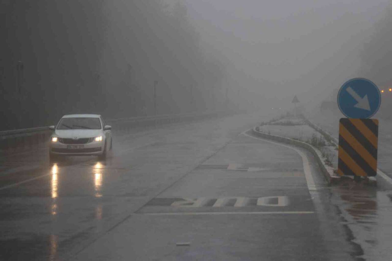 Bolu Dağı’nda sağanak ve yoğun sis etkili oluyor