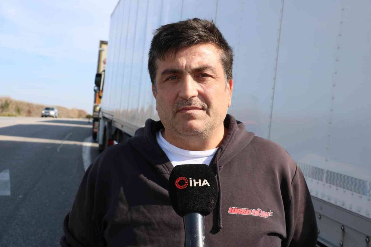 Günlerdir sınırda bekleyen tır şoförleri: "İnsanlıktan çıktık, tuvaletimizi bile yapamıyoruz"