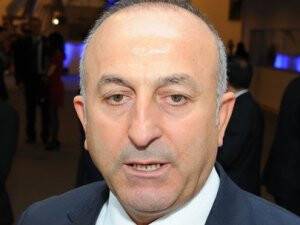 Çavuşoğlu Yangında Ölen Türk Ailenin Yakınlarıyla Görüştü