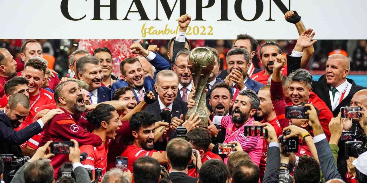 Dünya Kupası, Ampute Futbol Milli Takımı’nın ellerinde yükseldi