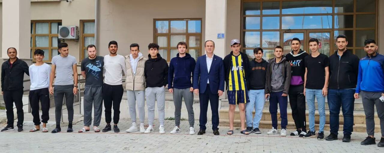 Şahin'den yurt ziyaretleri