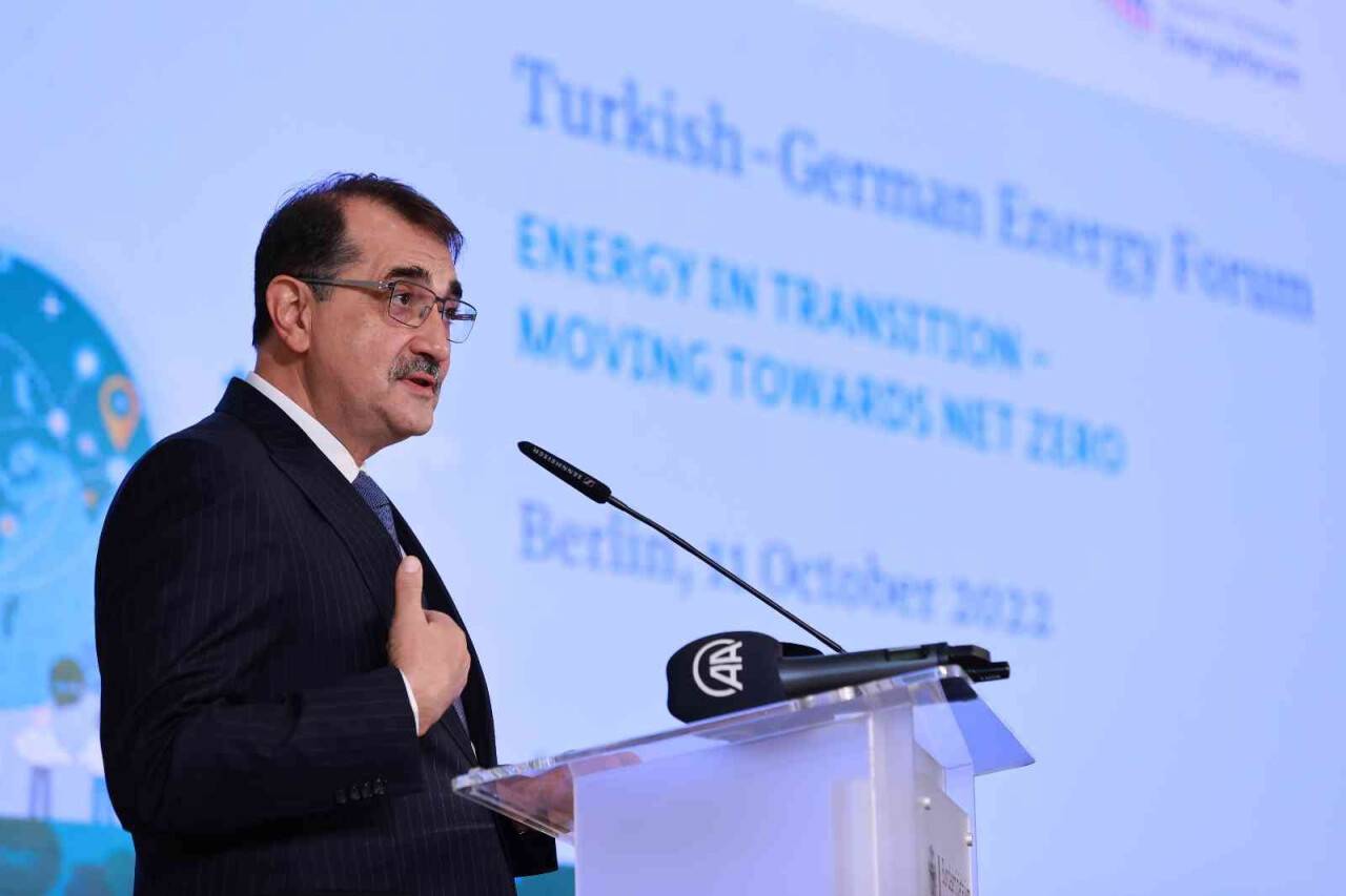 Enerji ve Tabii Kaynaklar Bakanı Dönmez: "Türkiye, kritik roller üstlenebilir"