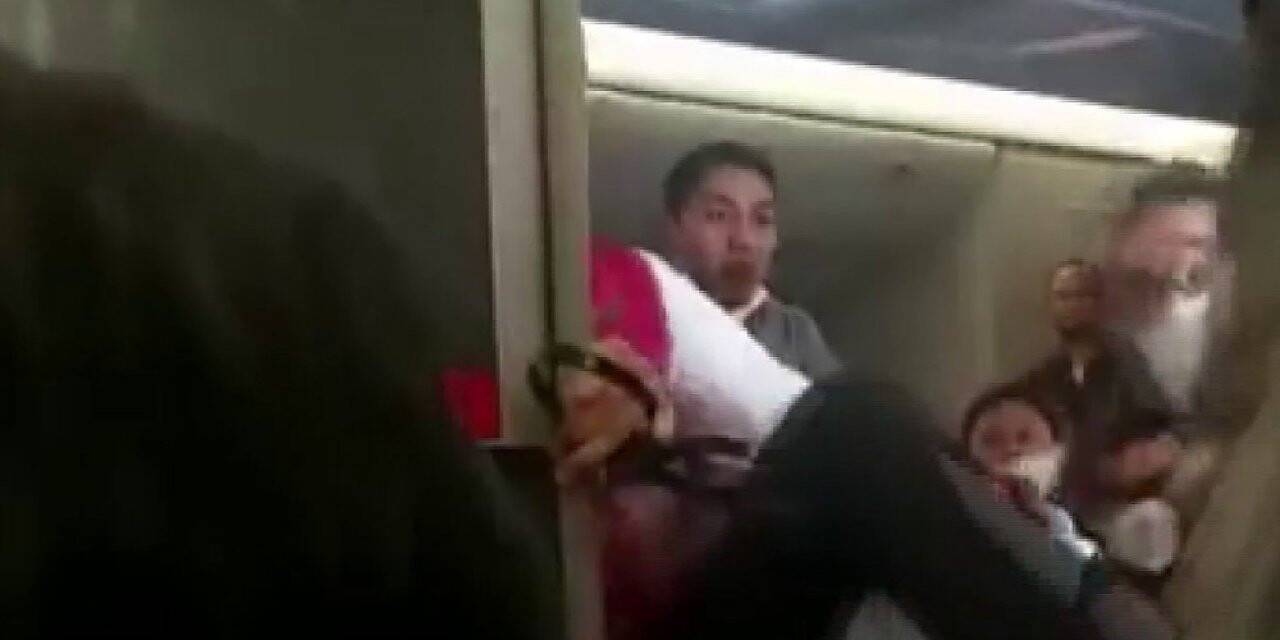 THY hostları olay çıkartan yolcuyu etkisiz hale getirdi