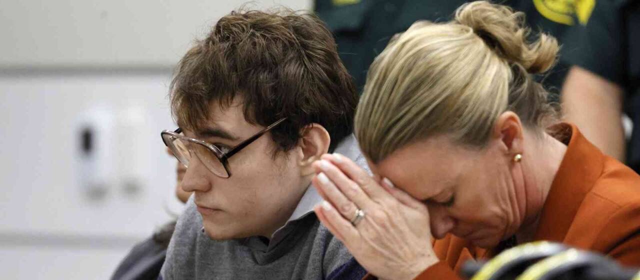 ABD’de okulda 17 kişiyi öldüren silahlı saldırganın şartlı tahliyesiz müebbet hapsi istendi