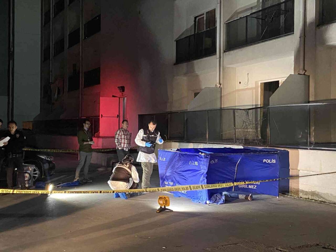 Esenyurt’ta şüpheli ölüm: Yabancı uyruklu genç 6. kattan düşerek hayatını kaybetti