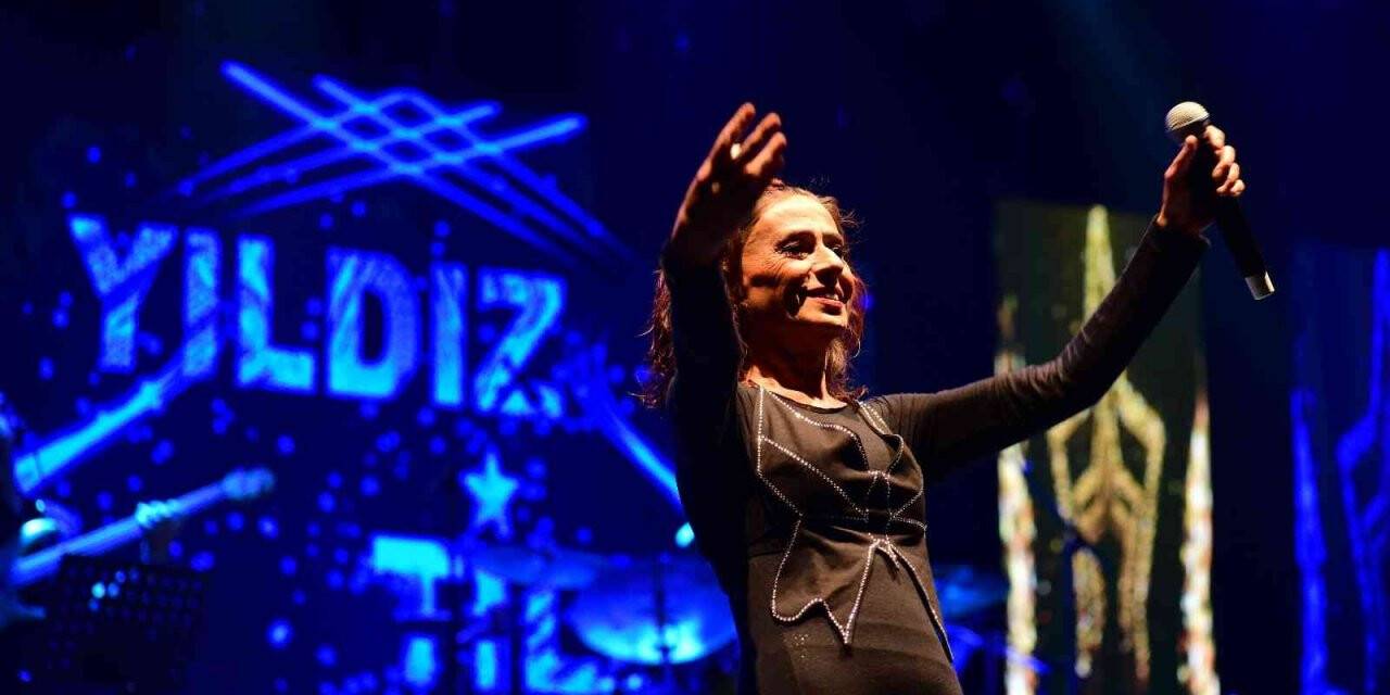 Yıldız Tilbe, Bursa’da hayranlarını coşturdu