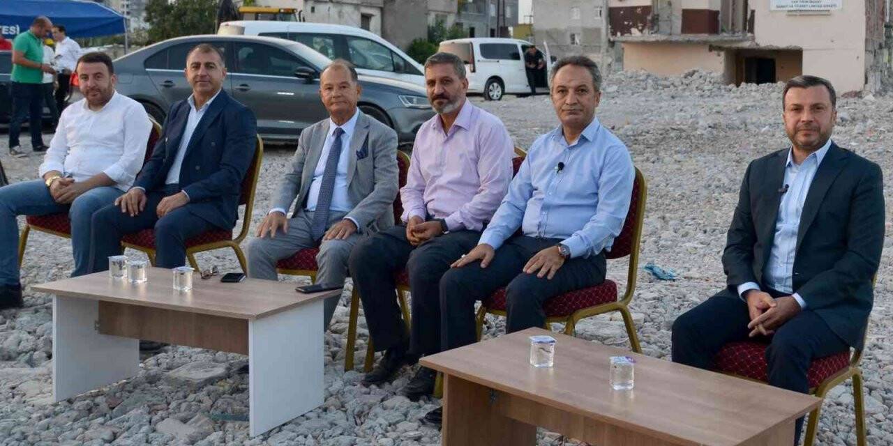 Yüreğir’de kentsel dönüşümün önemi anlatılıyor