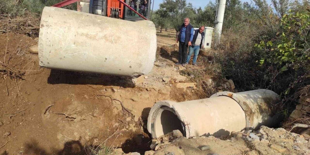 Pelitköy’de çöken menfez yenilendi