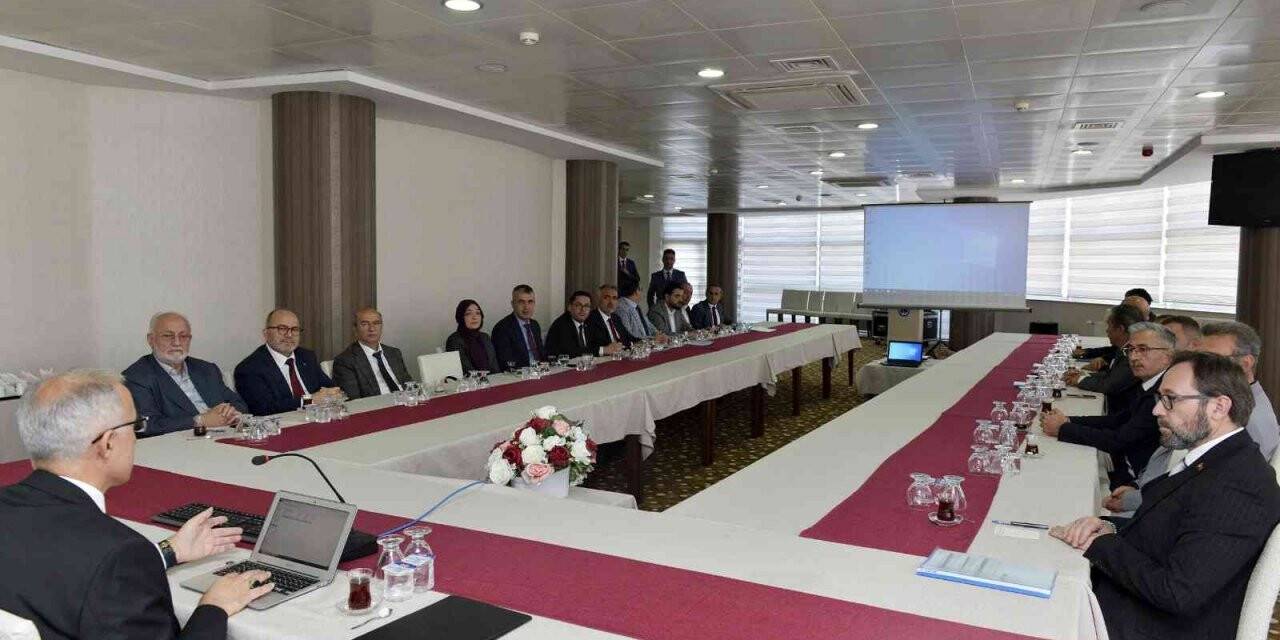 KMÜ Rektörü Prof. Dr. Hüseyin Karaman, dekan ve müdürlerle bir araya geldi