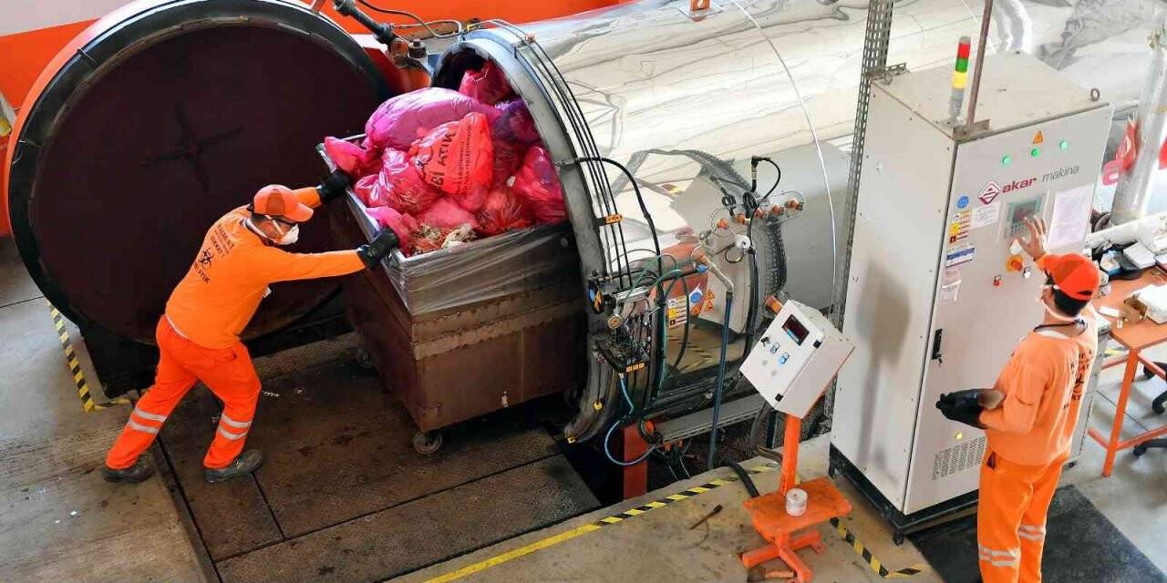 Mersin’de tıbbi atıklar, evsel atığa çevrilerek berteraf ediliyor