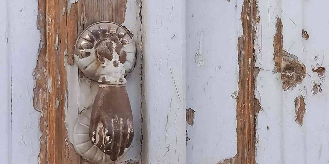 Muğla’nın kapı tokmakları yok oluyor