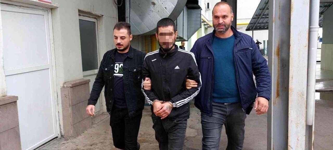 Kardeşini bıçakla ağır yaralayan genç yakalandı