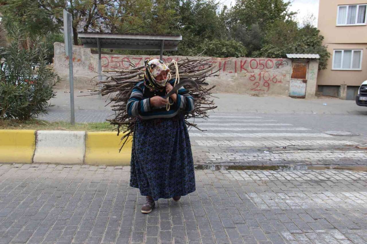 72 yaşındaki Hikmet Nine’nin anlamlı davranışı