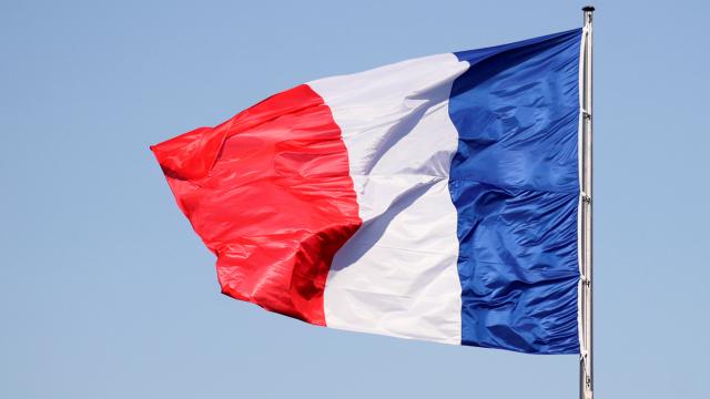 Fransa'da 12 yaşındaki kızın ölümü gündeme oturdu