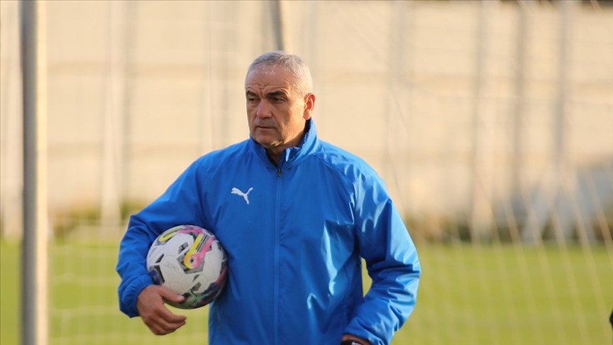 Sivasspor Teknik Direktörü Rıza Çalımbay, Trabzonspor karşısında takımına güveniyor