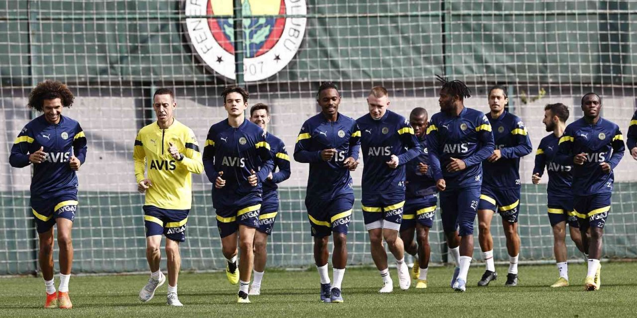 Fenerbahçe’de Başakşehir maçı hazırlıkları devam etti