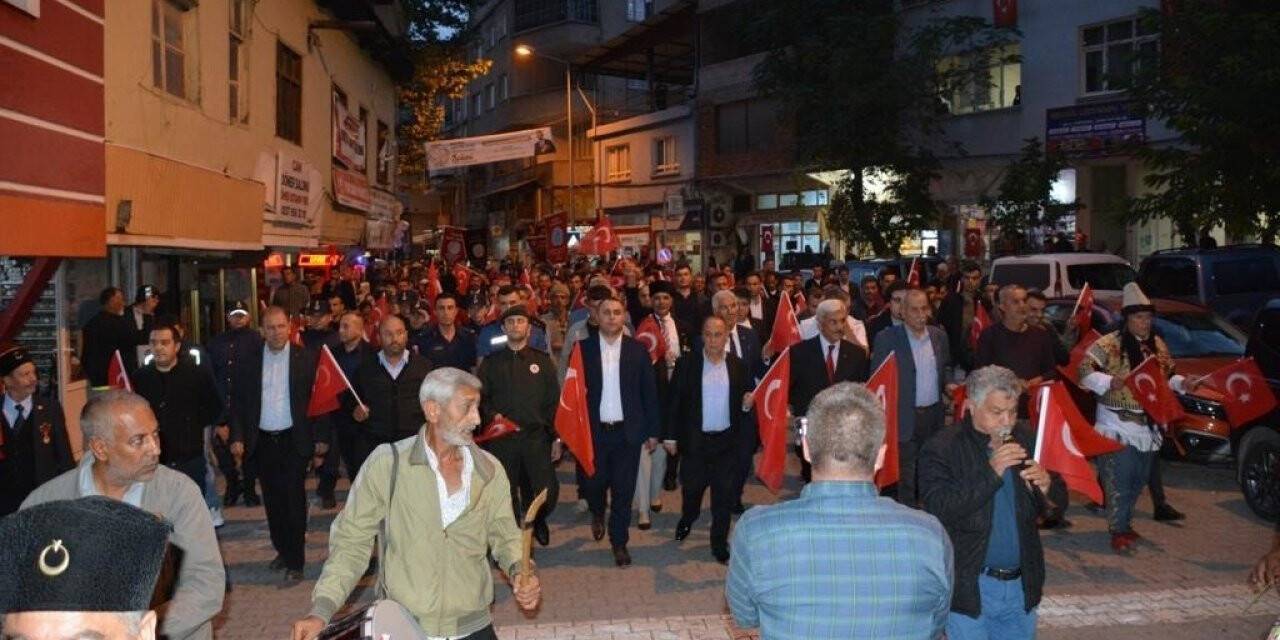 Saimbeyli’de "bayrak yürüyüşü"