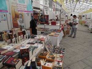 Kitap fuarına ilgi nasıl ?