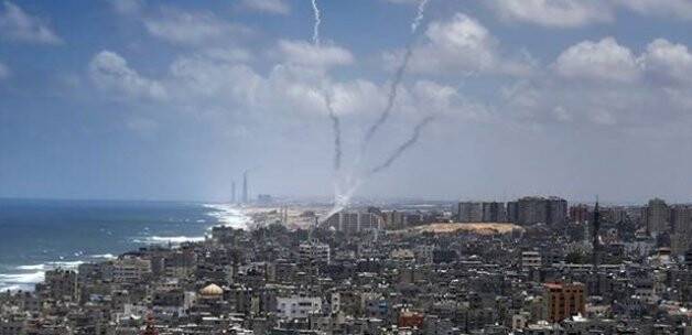 İsrail Gazze'ye yeniden saldırdı