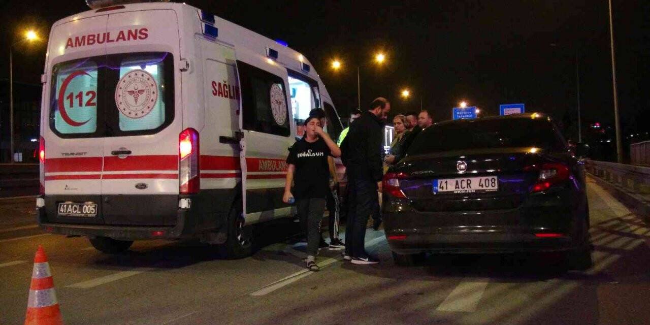 2 otomobilin çarpıştığı kazada 2 kişi yaralandı