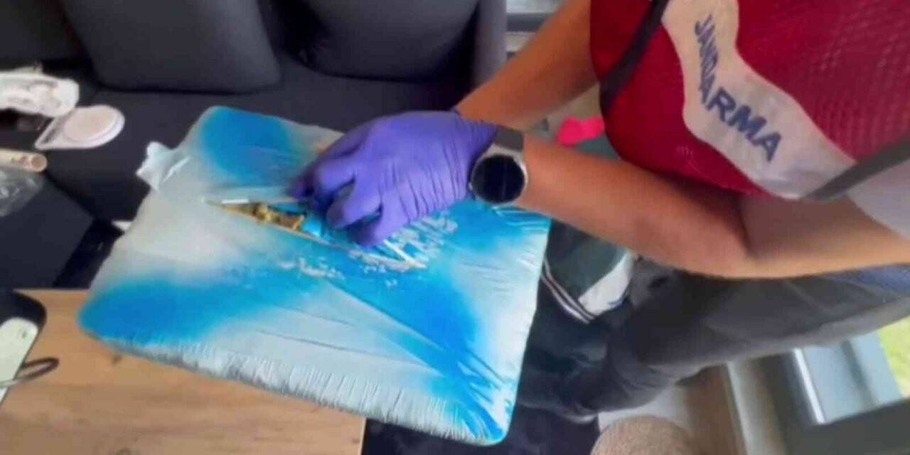 Jandarmadan Kalaşnikoflu uyuşturucu çetesine operasyon