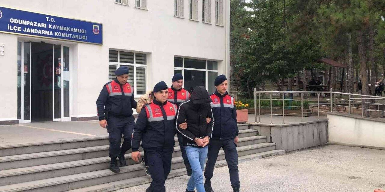 Enerji nakil kablosu çalan 2 kişi tutuklandı