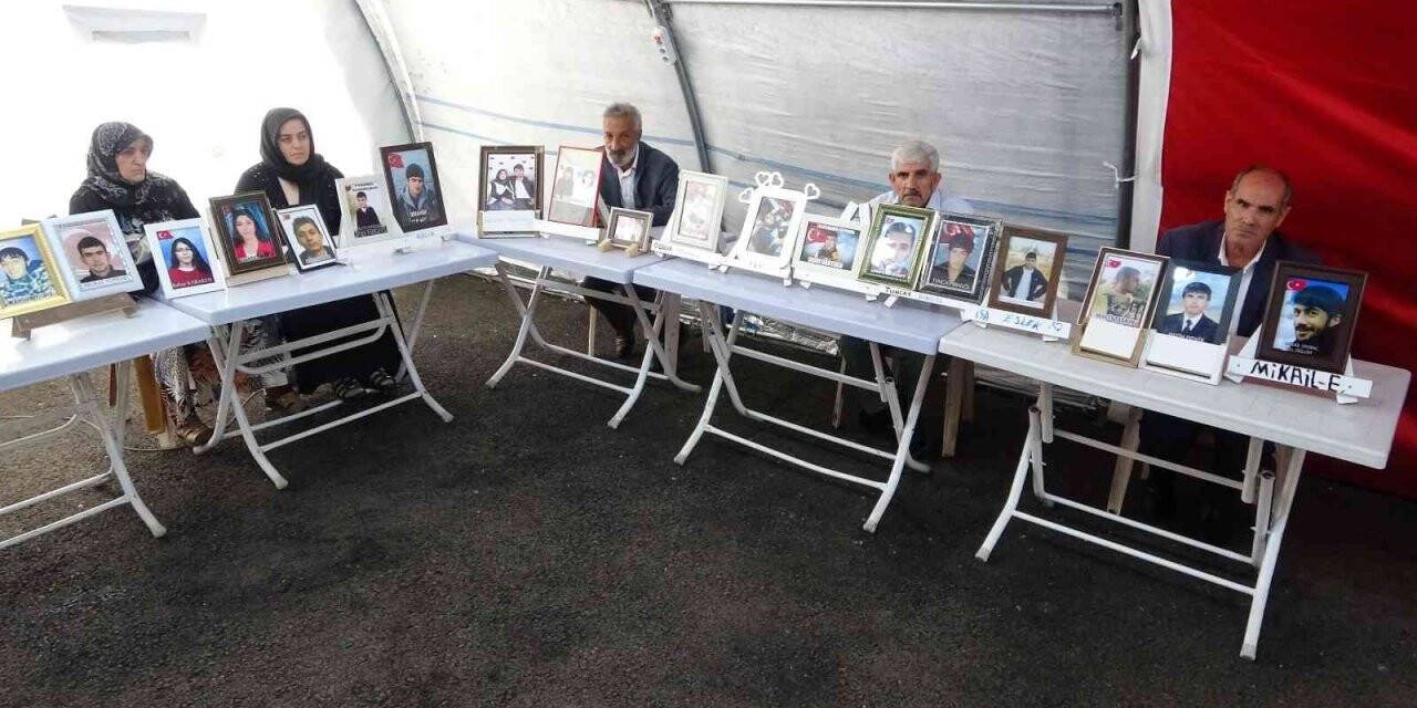 Terör mağduru aileler evlatlarının yolunu gözlüyor