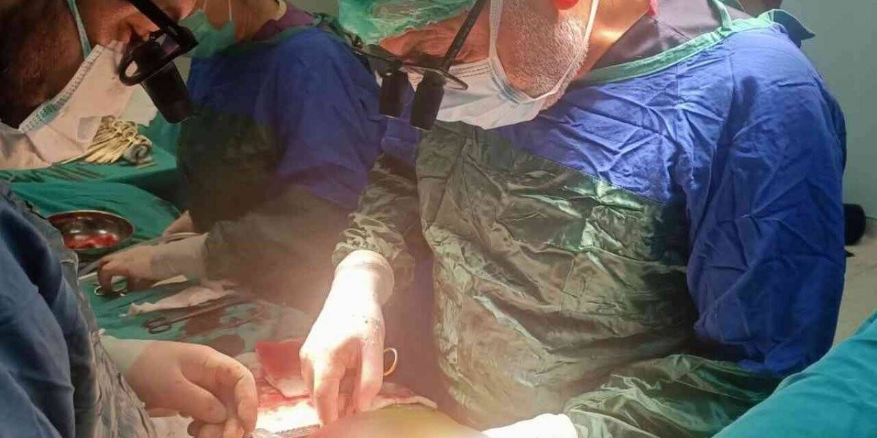 Göğsünden bıçaklanan şahıs acil müdahale ile hayata tutundu