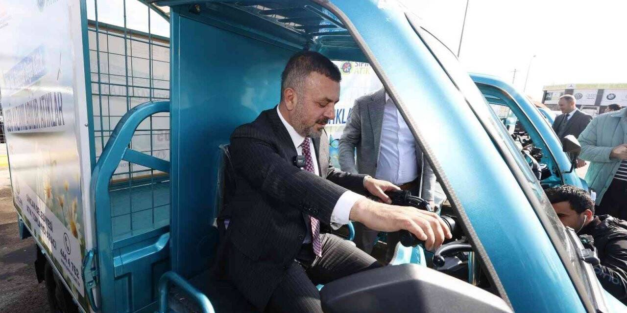 Sincan Belediyesi, filosuna 25 çevre dostu araç daha kattı