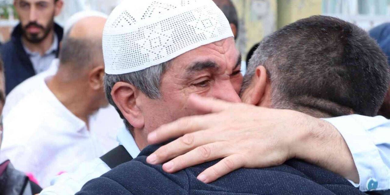 Dualarla uğurlandılar