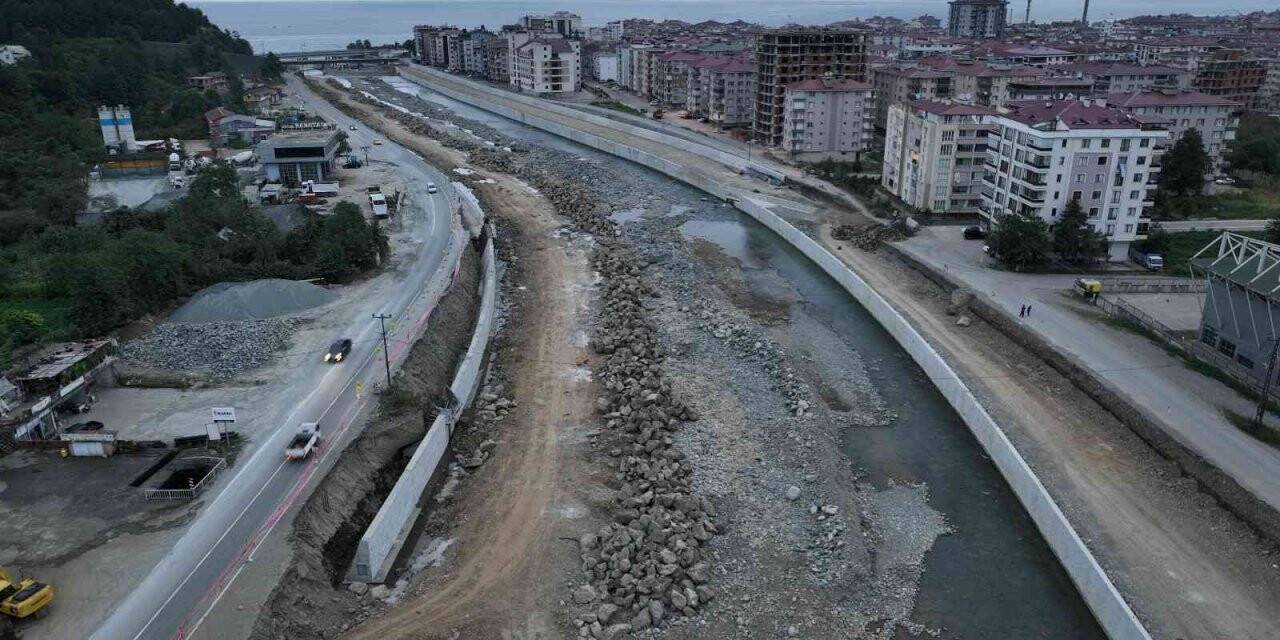 Kabisre Deresi’nde taşkın kontrolü çalışmaları devam ediyor