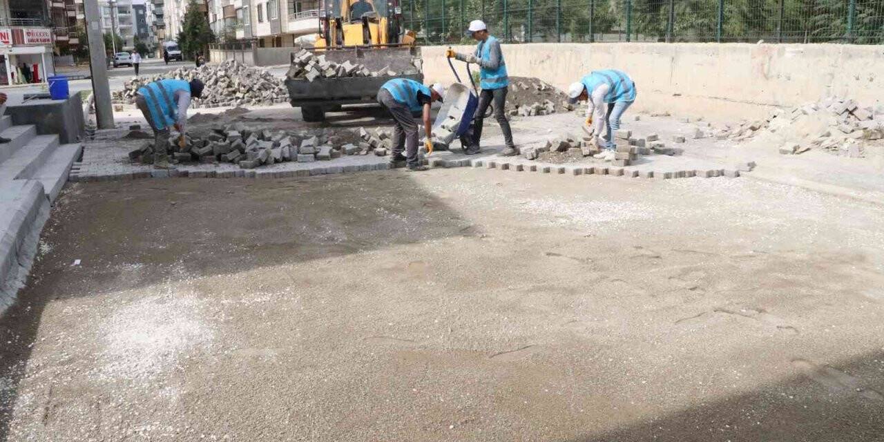 Haliliye’de 4 mahalle daha parke taşıyla döşeniyor