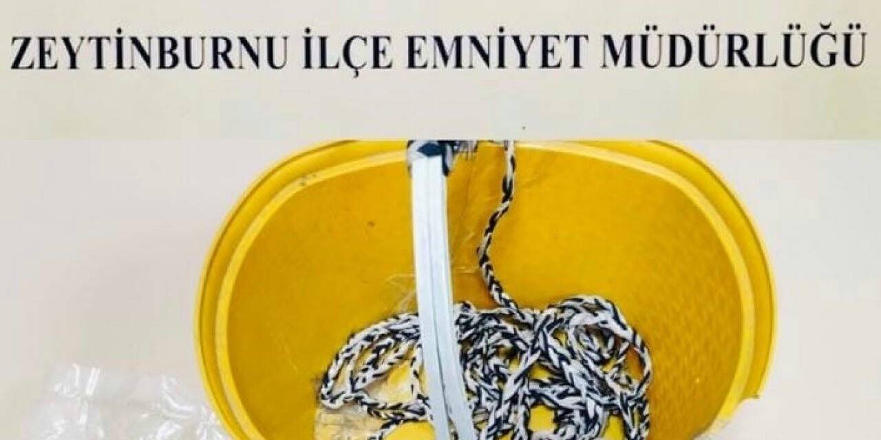 Balkondan sepet sarkıtarak uyuşturucu ticareti yapan zehir tacirleri yakalandı