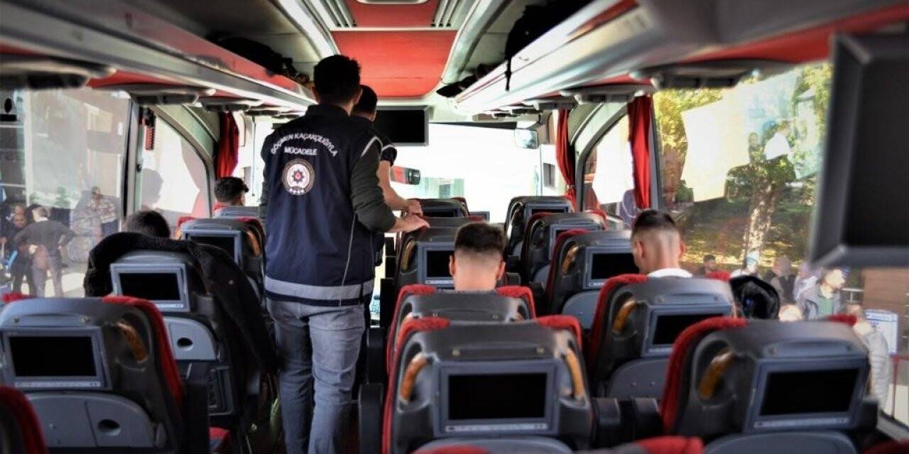 İçişleri Bakanlığı: “12’si yabancı uyruklu olmak üzere 41 organizatör gözaltına alınırken, bin 164 düzensiz göçmen de yakalandı”