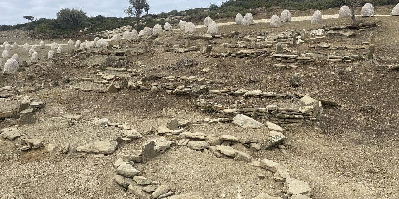 Tarihi Yarımada’da Çanakkale Savaşları’ndan kalma Projektör Tepe Şehitliği bulundu