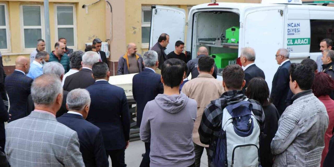 Kazada ölen üniversite öğrencisinin cenazesi İstanbul’a gönderildi