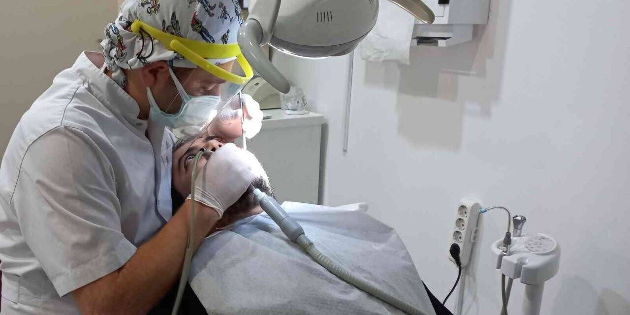 Diş hekimlerinin fazla mesaisi vatandaşı mutlu ediyor