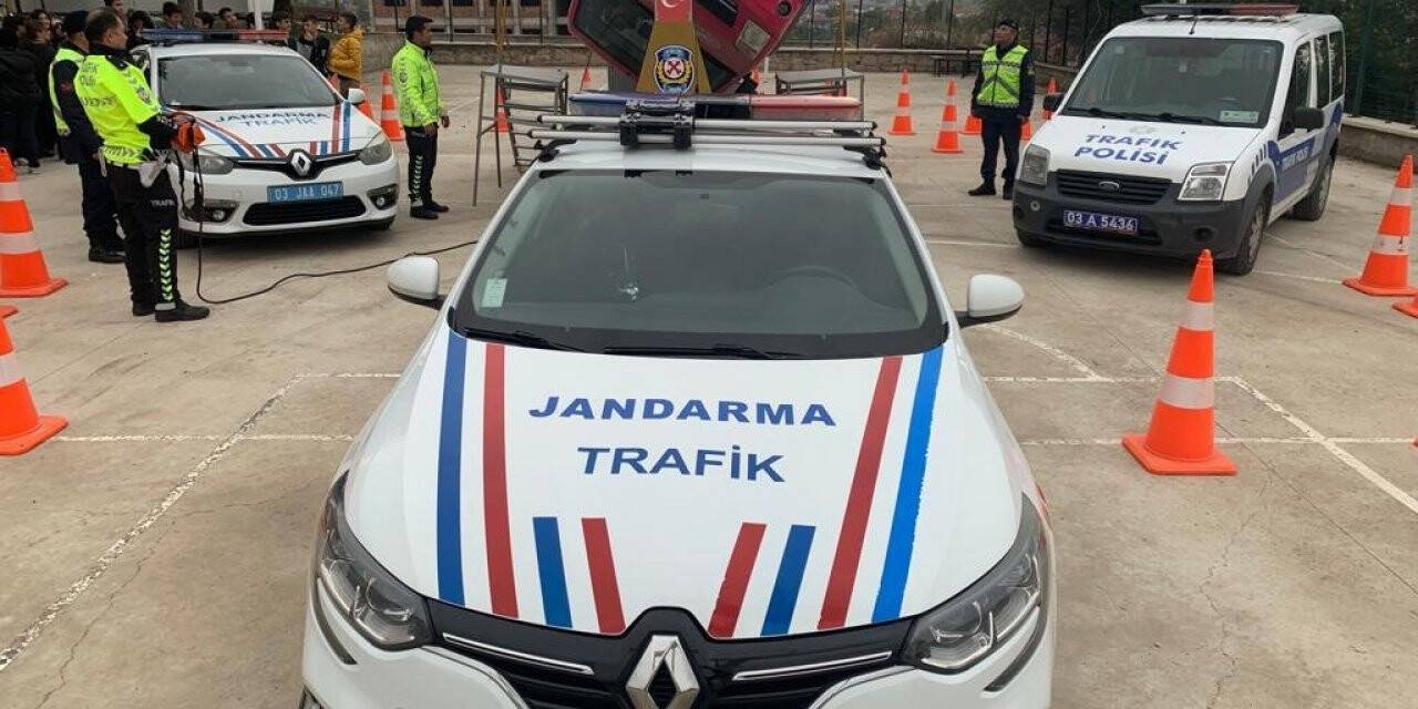 Jandarma ve polis ekiplerinden ortak trafik eğitimi