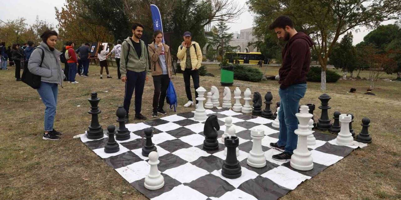 Bursa’da üniversitelilere ‘Hoş geldin’ şöleni